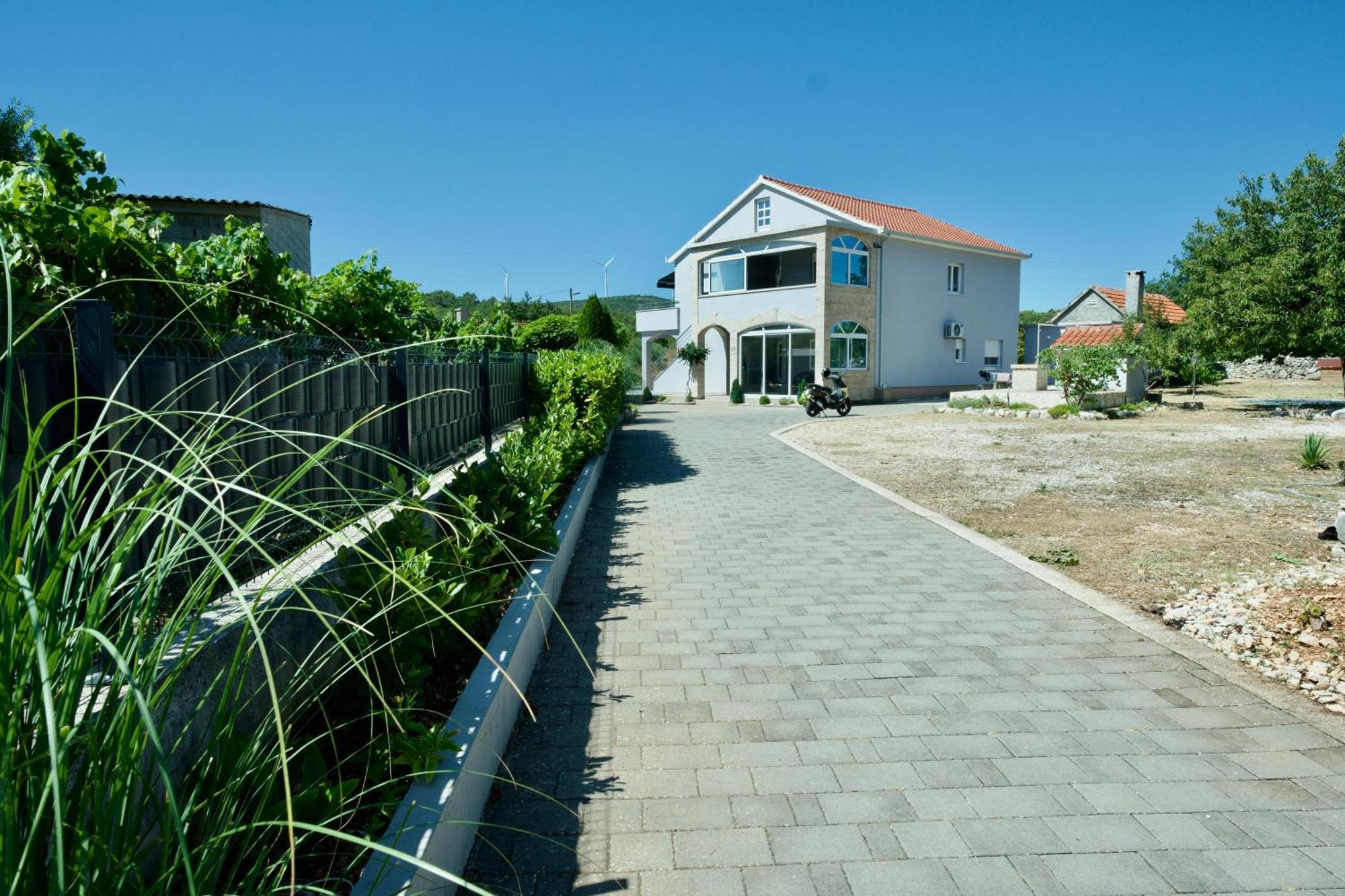 Apartment Lana Bristivica Buitenkant foto